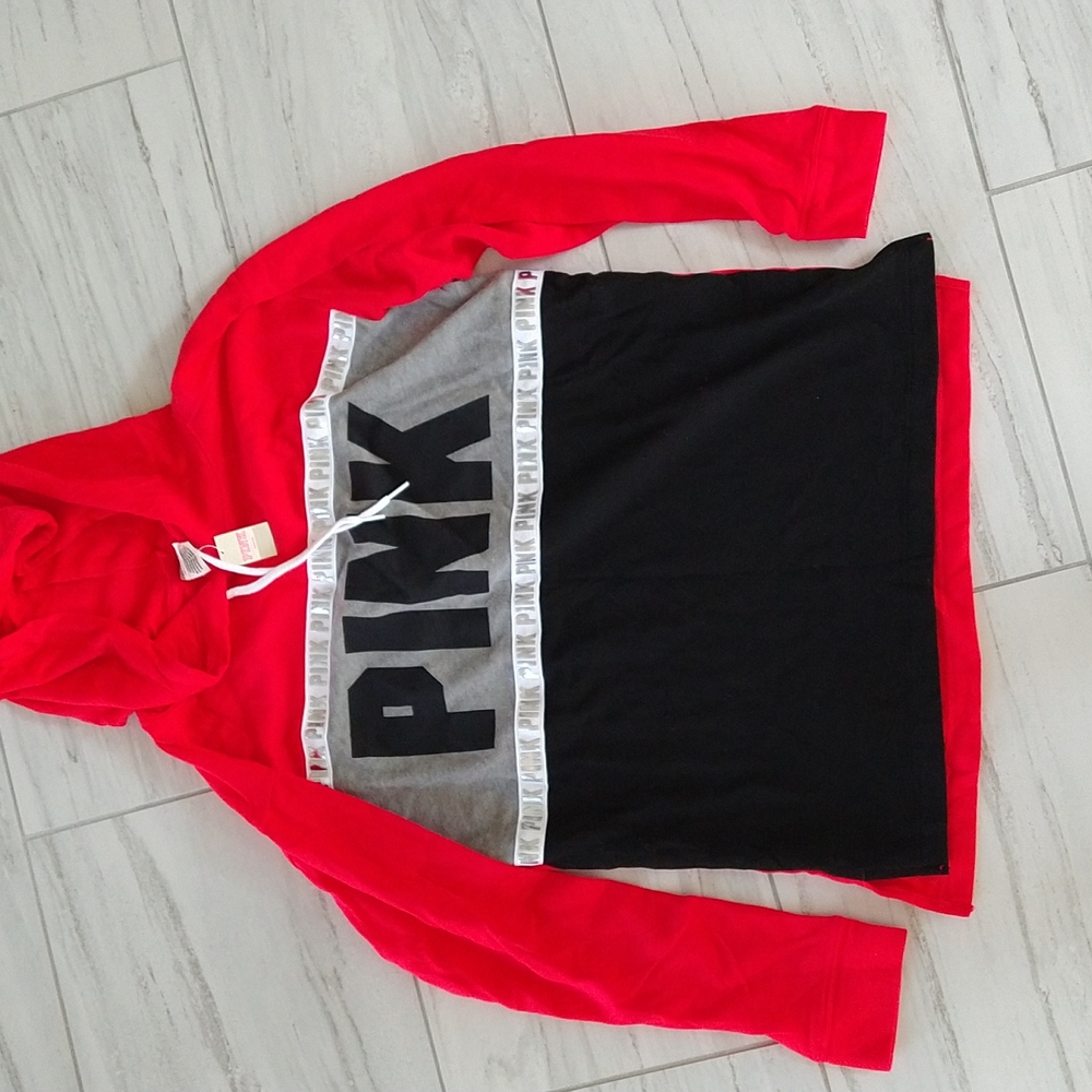 New with tags PINK hoodie